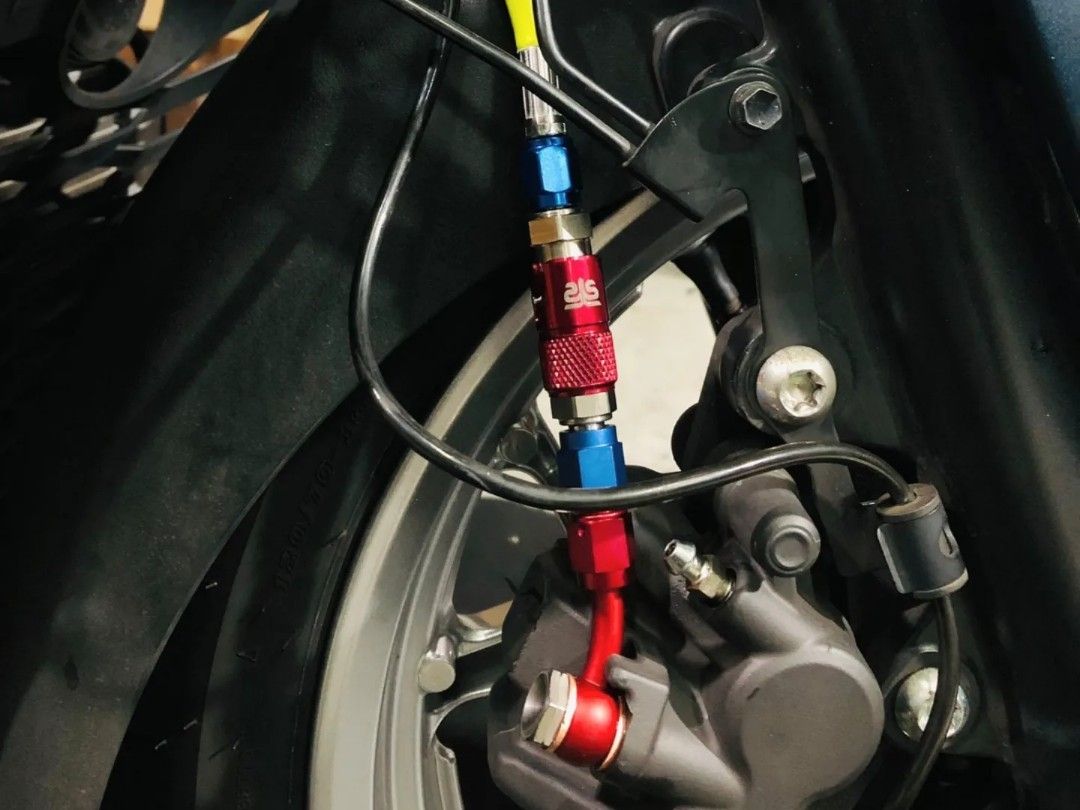 Yamaha brake hose Strato Hel, Motorcycles, Motorcycle Accessories on