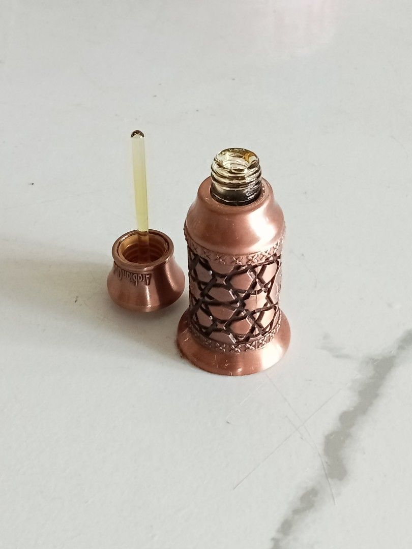 3ml Pure Cambodian Oud from 2018. Bought from Arabian Oud boutique in