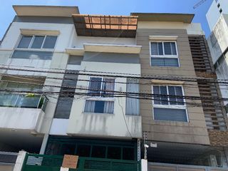 4BR TOWN HOUSE FOR SALE TOMAS MORATO QUEZON CITY