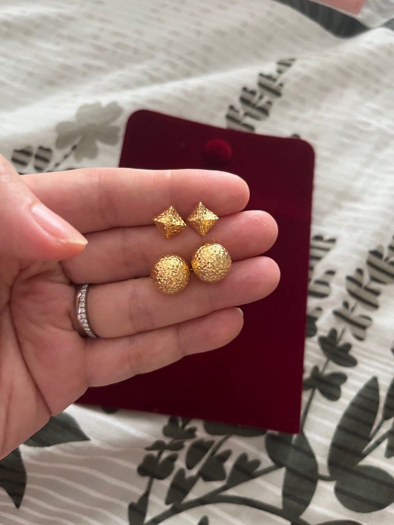 Gold ear new arrivals studs designs