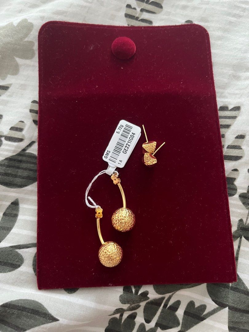 Gold ear studs designs best sale