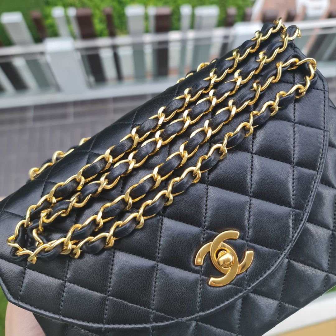 🖤 [DEAL!] VINTAGE CHANEL BLACK HALF MOON CLASSIC QUILTED FLAP BAG CF  LAMBSKIN 22CM 23CM 22 23 CM SMALL DEMI LUNE ROUND CRESCENT 24K GHW GOLD  HARDWARE, Luxury, Bags & Wallets on Carousell