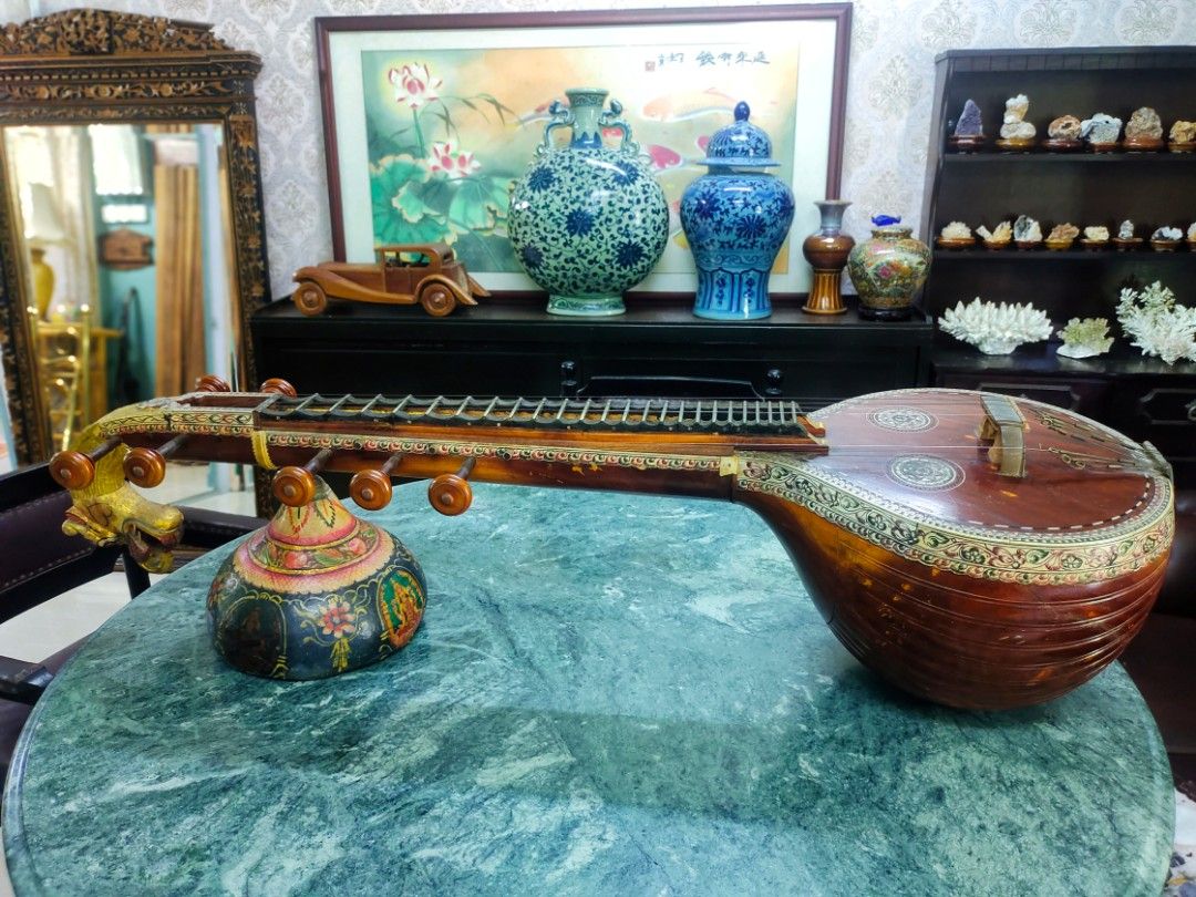 ANTIQUE VEENA