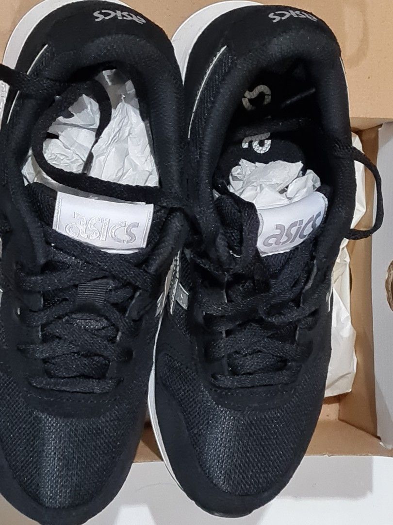 All black discount asics womens