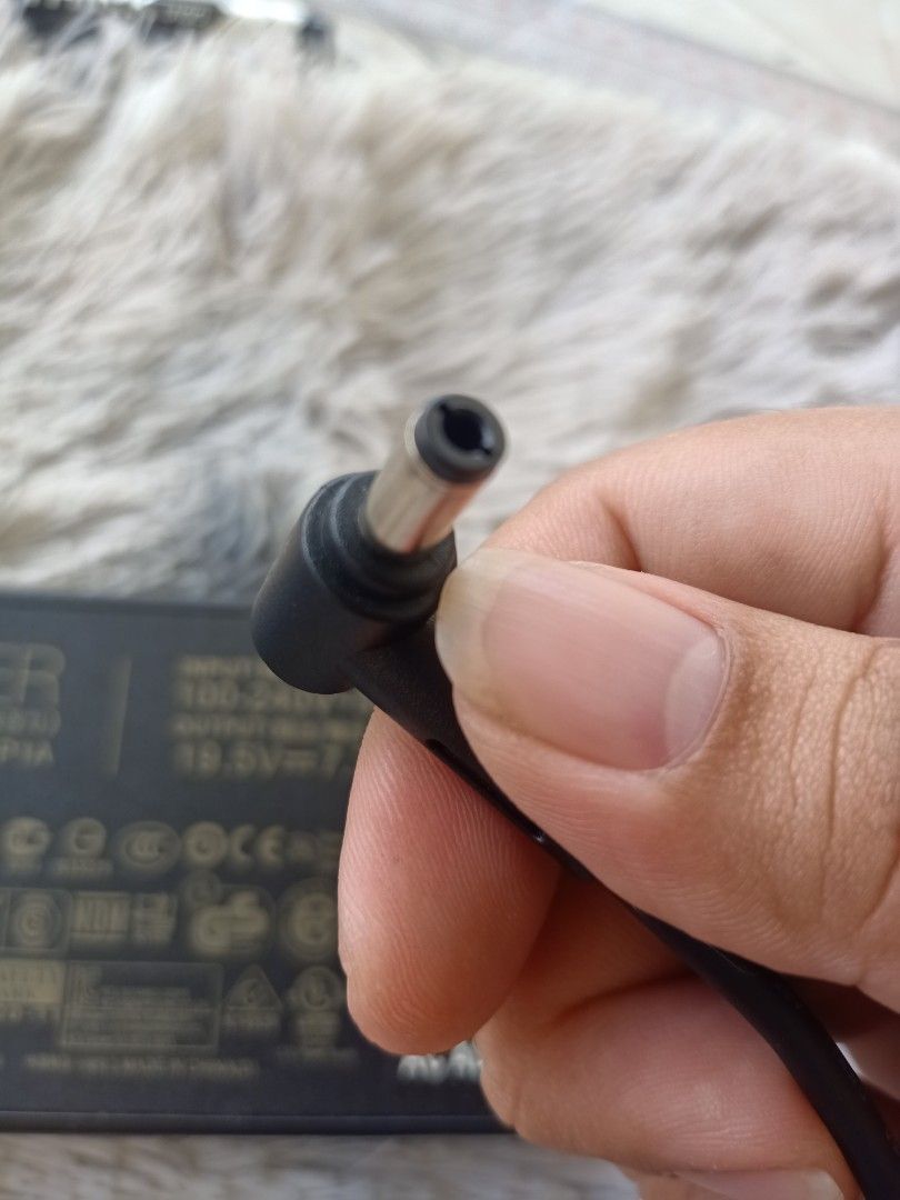 Asus ROG Charger 19.5V 7.7A (Category: Chargers) located in Pasig City. Submitted by teppei09 (Listing ID 1229477011, Image 2). Description: Asus ROG Charger 19.5V 7.7A 5.5*2.5.