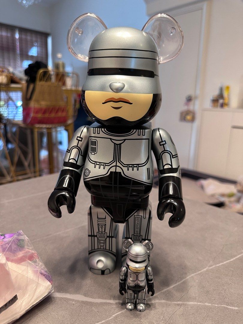 Bearbrick robocop on sale