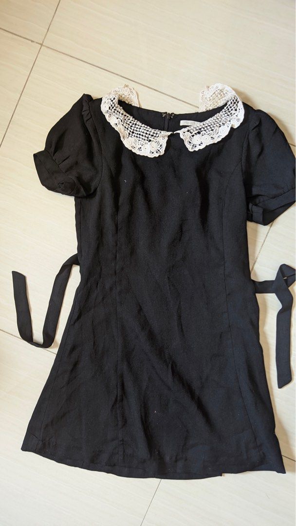 Black Puff Sleeves Dress (Category: Dresses) located in Taguig. Submitted by trefleur.ph (Listing ID 1229496678, Image 1). Description: .