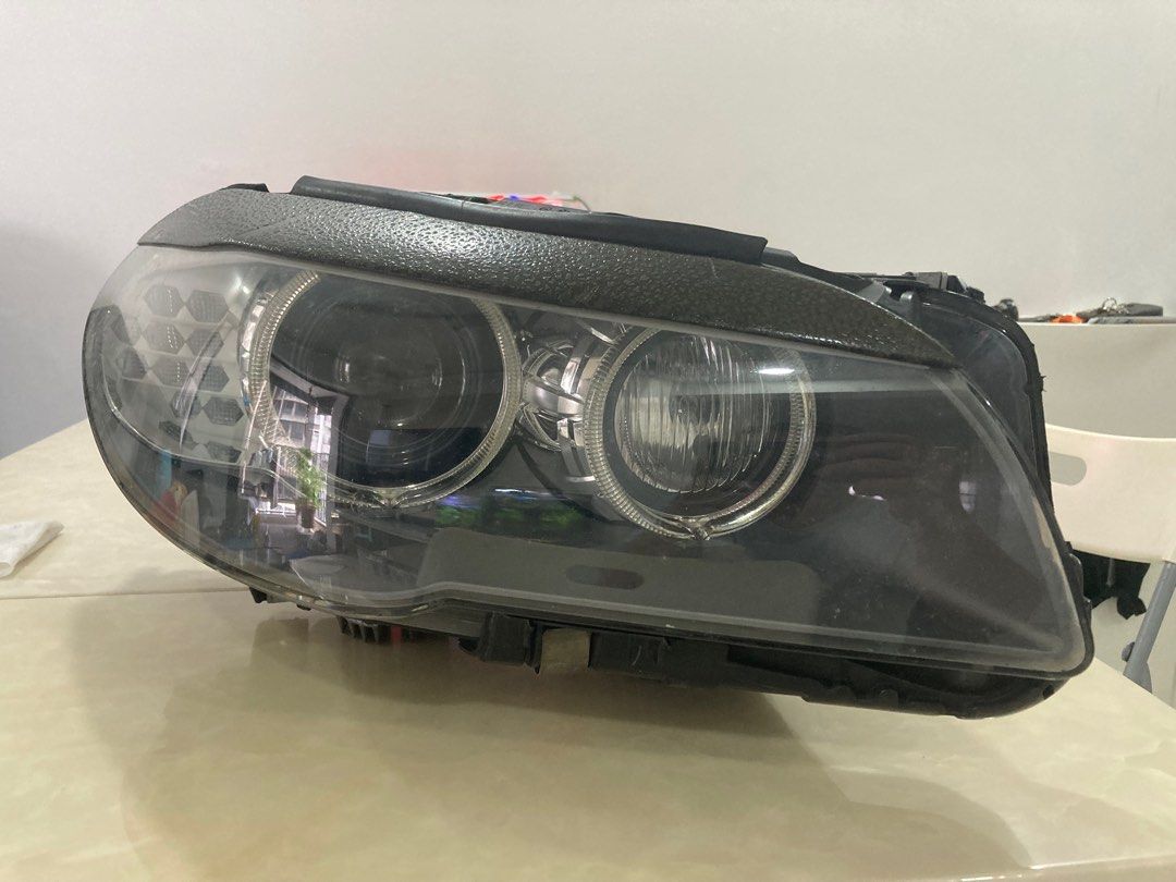BMW F10 stock headlight (Xenon) w/o control module (Right Side
