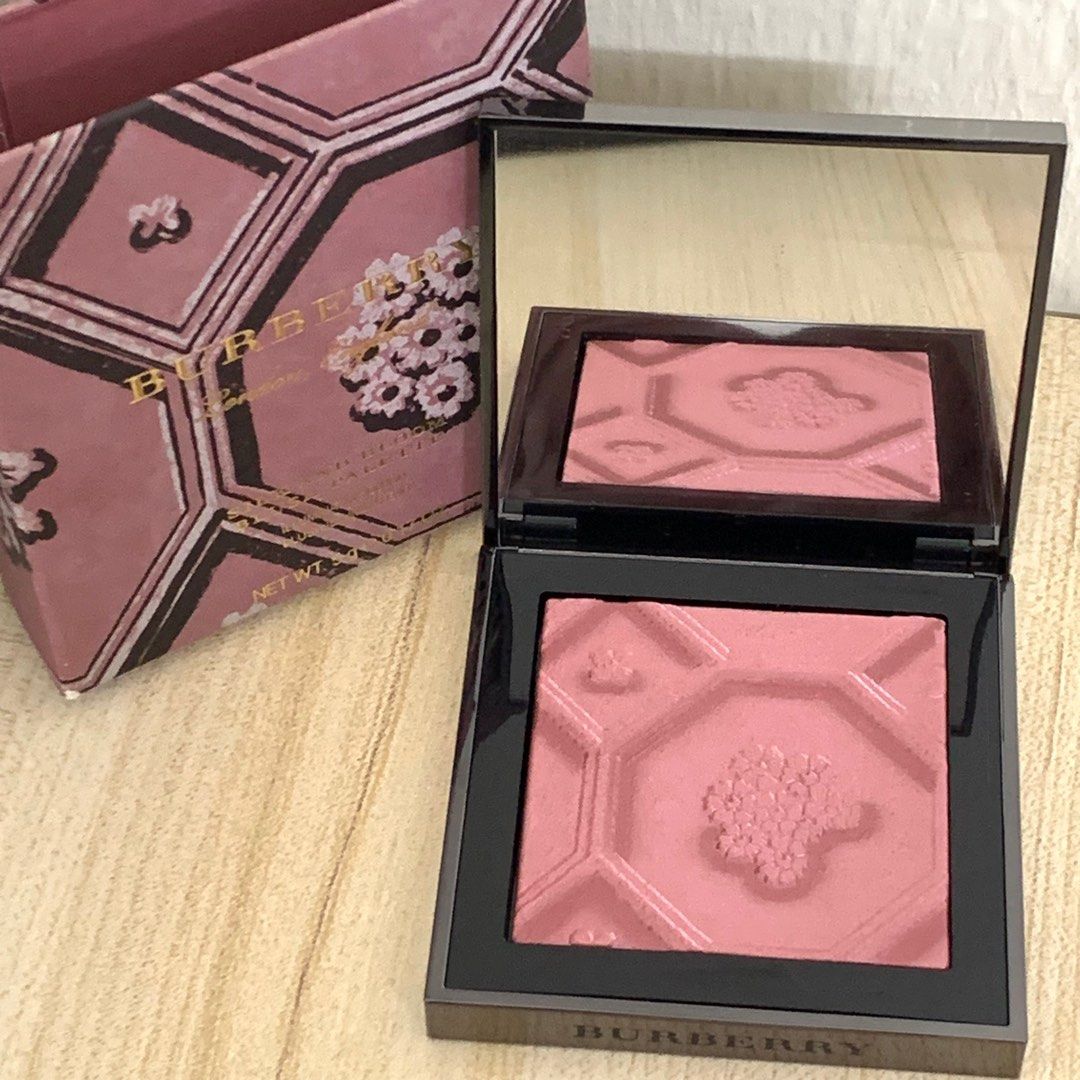 Burberry silk and bloom blush 2025