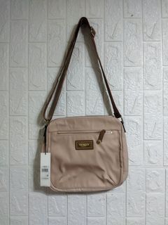 CALVIN KLEIN SLING BAG