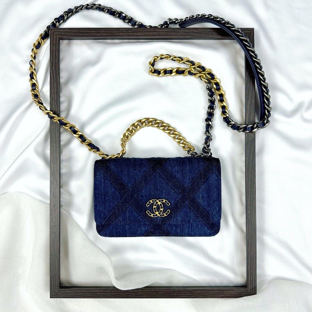 Pochette chanel jean deals