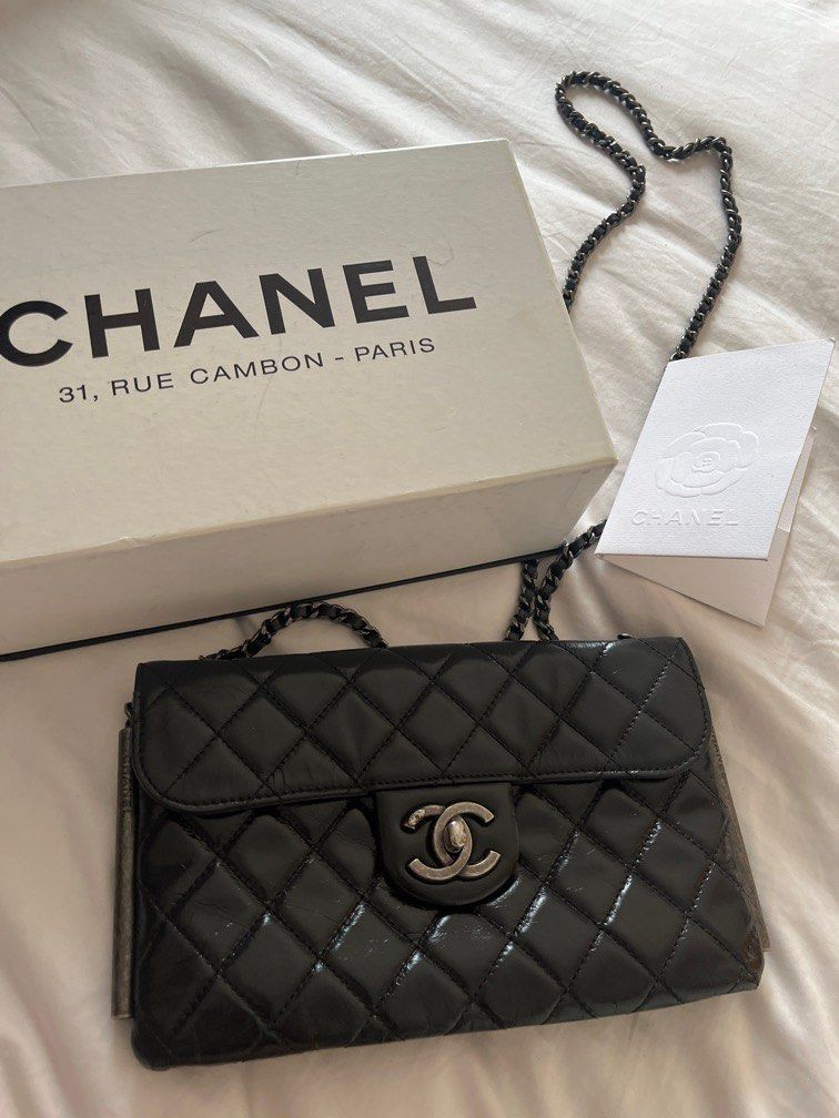 Chanel CC clutch shoulder bag, 名牌, 手袋及銀包- Carousell
