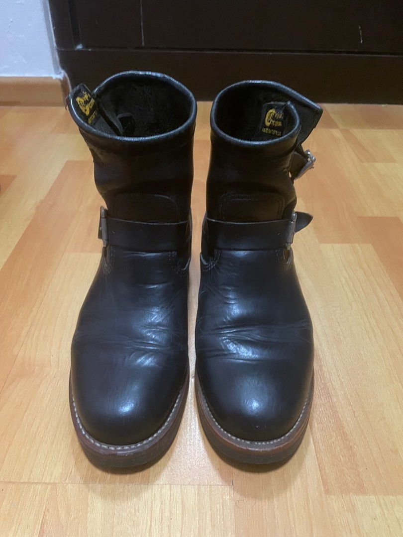 Chippewa engineer on sale boots uk