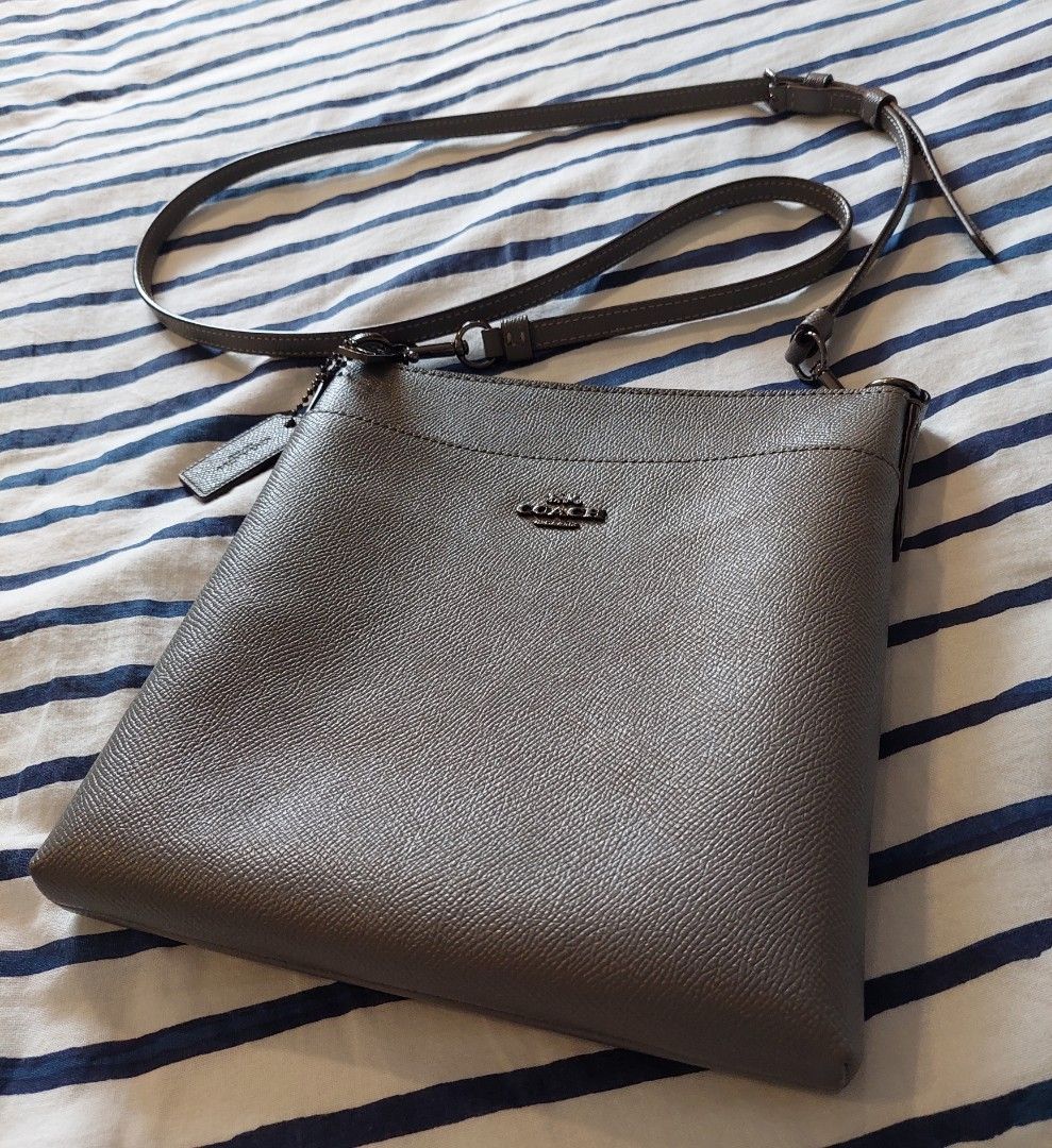 Coach kitt on sale messenger crossbody bag