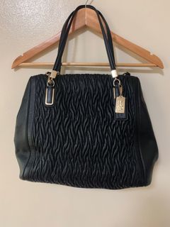(Category: ) located in . Submitted by tin.closet (Listing ID 1229516032, Image 1). Description: .