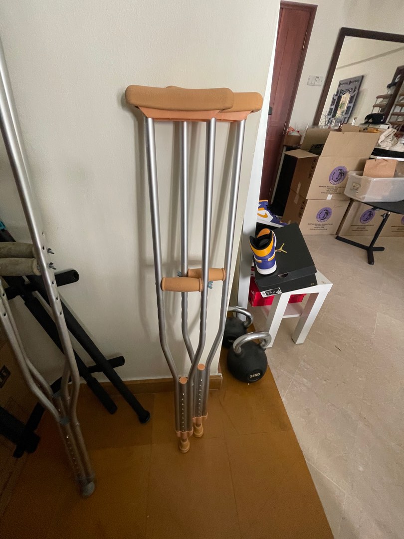 Crutches for height 1.5m to 1.7m, Health & Nutrition, Braces, Support