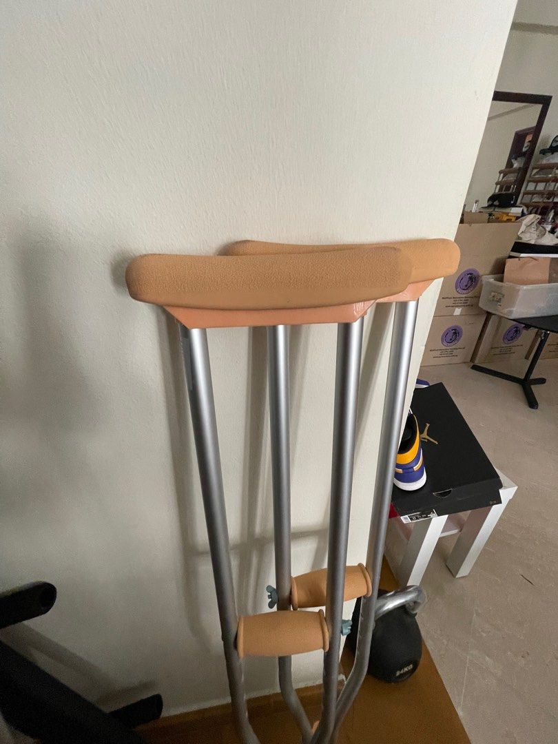 Crutches for height 1.5m to 1.7m, Health & Nutrition, Braces, Support