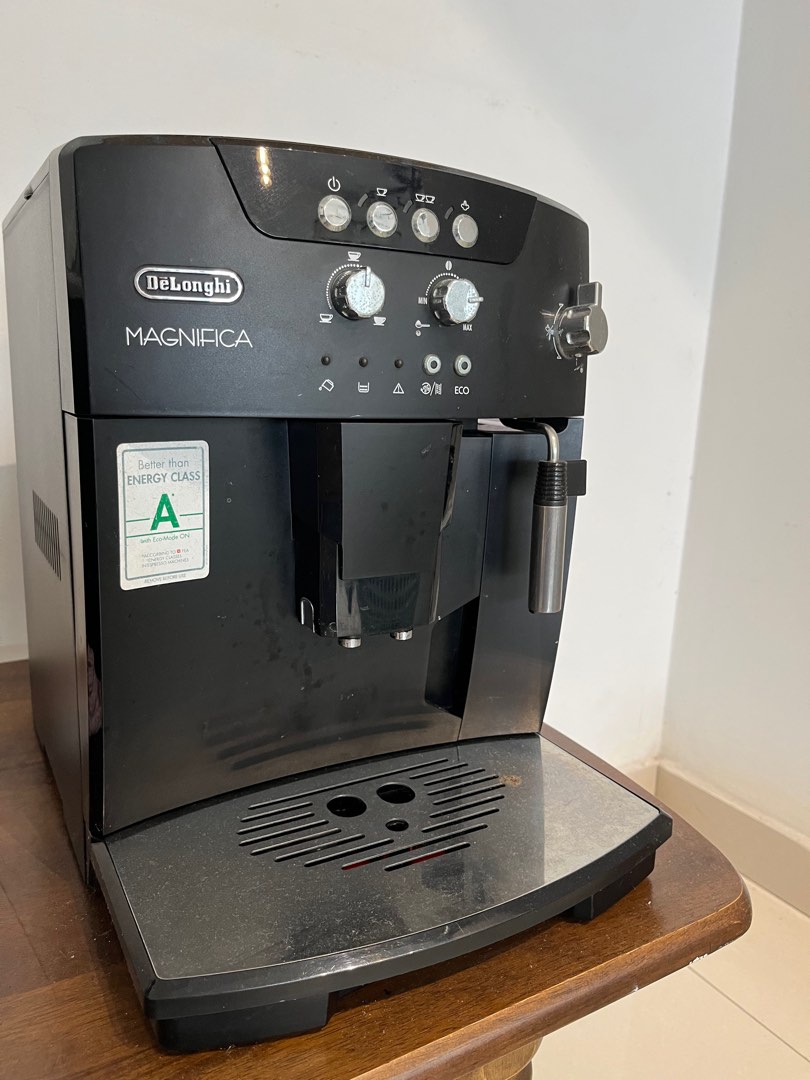 Delonghi Magnifica Coffee Machine, TV & Home Appliances, Kitchen