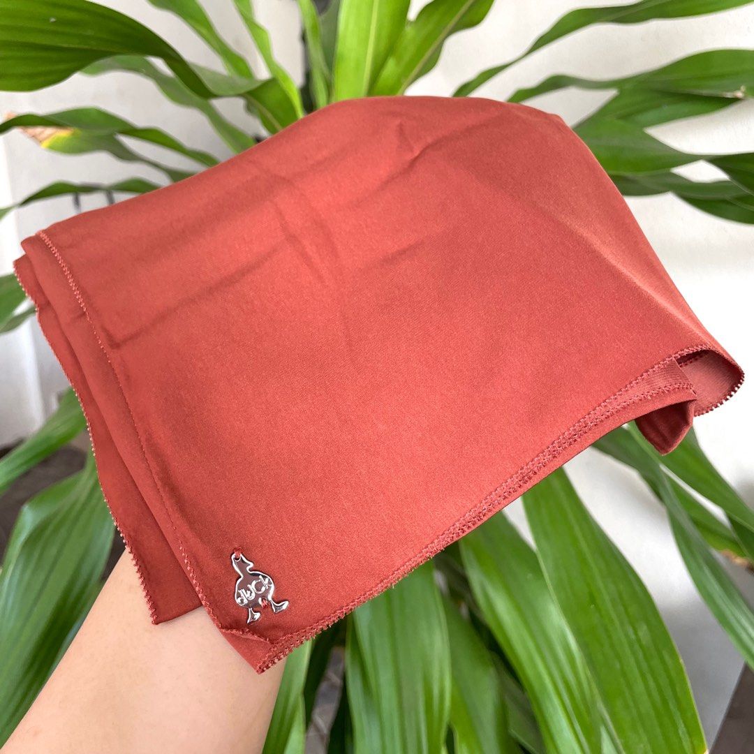 Matte satin silk shawl duck top