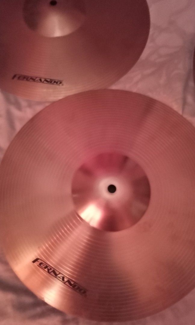 Fernando Cymbals 3pcs (Category: Musical Instruments) located in Malabon City. Submitted by karlovizu (Listing ID 1229633756, Image 2). Description: Fernando stocks cymbals hi hat crash almost new good for practice studio jam malabon meet.