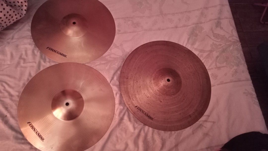 Fernando Cymbals 3pcs (Category: Musical Instruments) located in Malabon City. Submitted by karlovizu (Listing ID 1229633756, Image 1). Description: Fernando stocks cymbals hi hat crash almost new good for practice studio jam malabon meet.