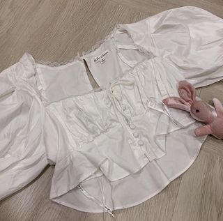 (Category: ) located in . Submitted by cutestwardrobe (Listing ID 1229491033, Image 1). Description: .