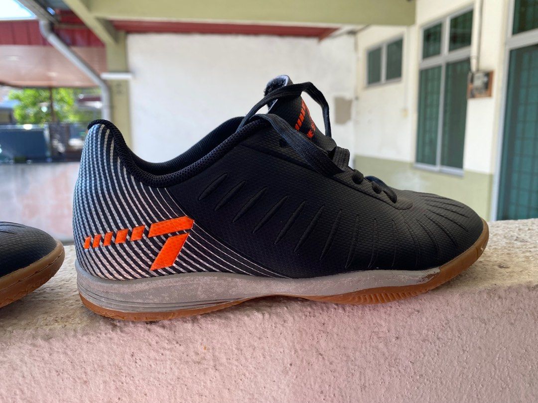Line 7 futsal 2025 shoes