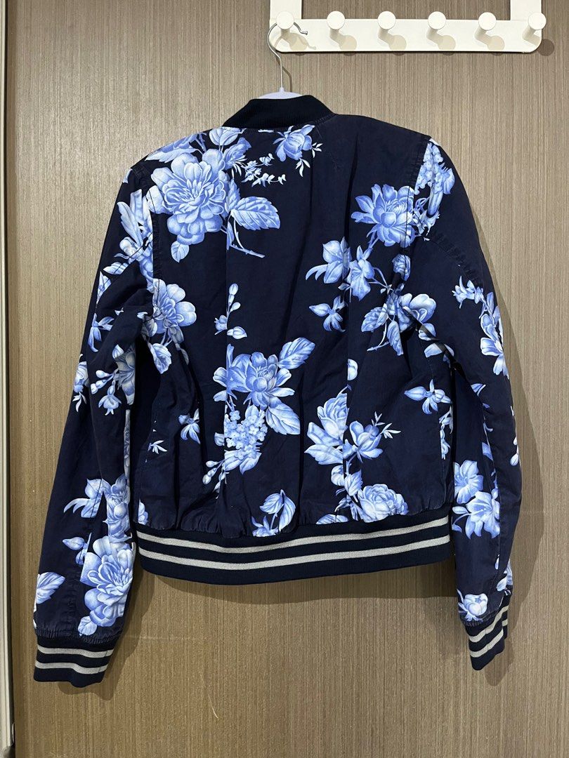 GAP Floral Bomber Jacket S Women s Fashion Coats Jackets and