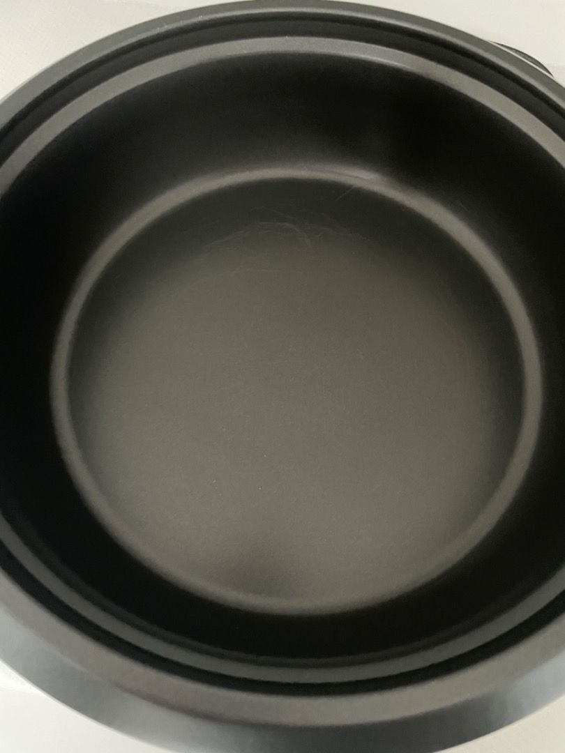 Gently Used (1 MONTH ONLY) Hot Pot Appliance, TV & Home Appliances