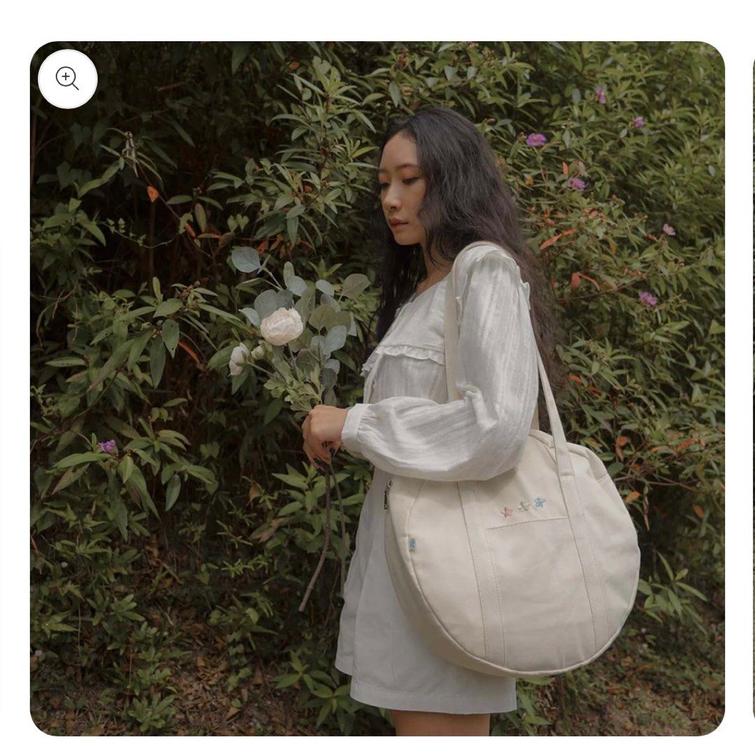 Canvas circle best sale tote cherry red