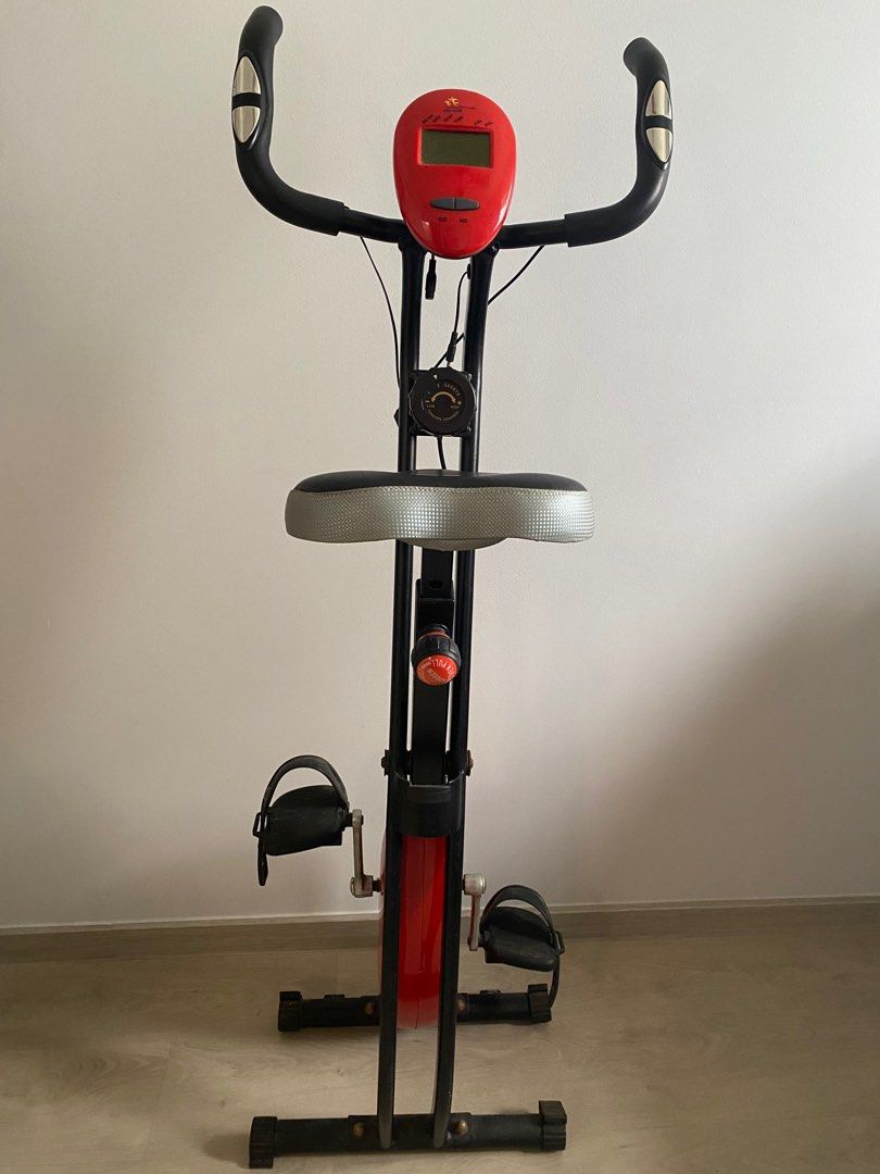 Home gym exercise bike, Sports Equipment, Exercise & Fitness, Cardio