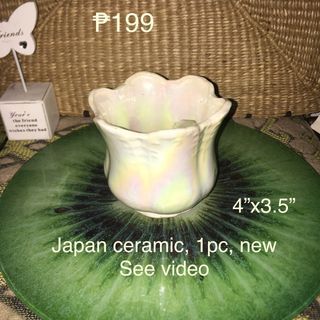 Japan Pearlized Ceramic vase (pot)