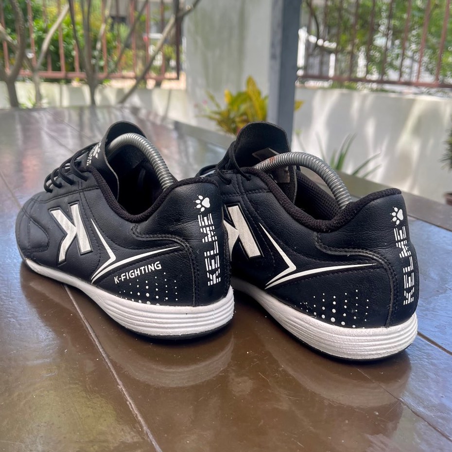 Kasut futsal kelme shop