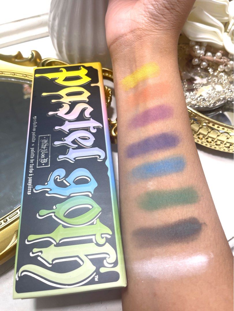 Kat von d pastel goth palette (Category: Makeup) located in Las Pinas. Submitted by trishdeclutters (Listing ID 1228386292, Image 1). Description: Super cute colors. Very pigmented. Di masyado nagamit Rfs too much palette #colorfulpalette.