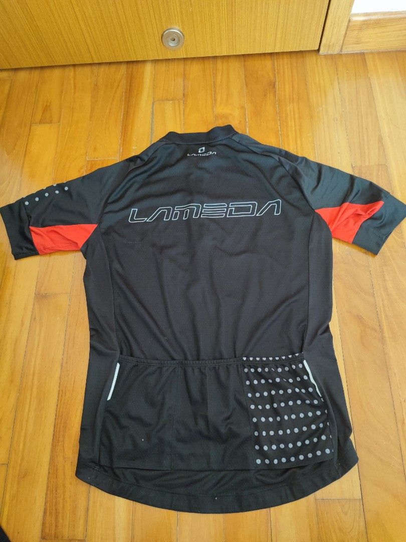 Lambda cycling jersey (Category: Activewear) located in Singapore. Submitted by natoforsale (Listing ID 1229558605, Image 2). Description: Lightly used lambda cycling jersey XL size suitable for 173 to 178cm, 70 to 80 kg #monton.