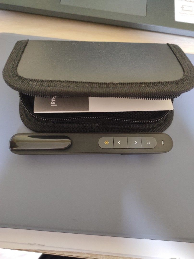 Laser Pointer Wireless Presenter (Category: Stationery & School Supplies) located in Singapore. Submitted by ngstar (Listing ID 1229626429, Image 1). Description: Brand new Wireless Presenter Laser Pointer!.