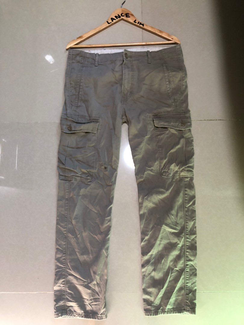 Levis Slim Straight Cargo Pants on Carousell