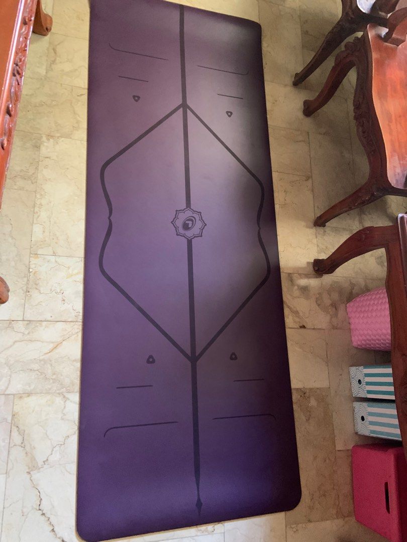 Authentic Liforme Purple Earth yoga mat, Sports Equipment, Exercise