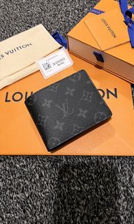 LV multiple wallet