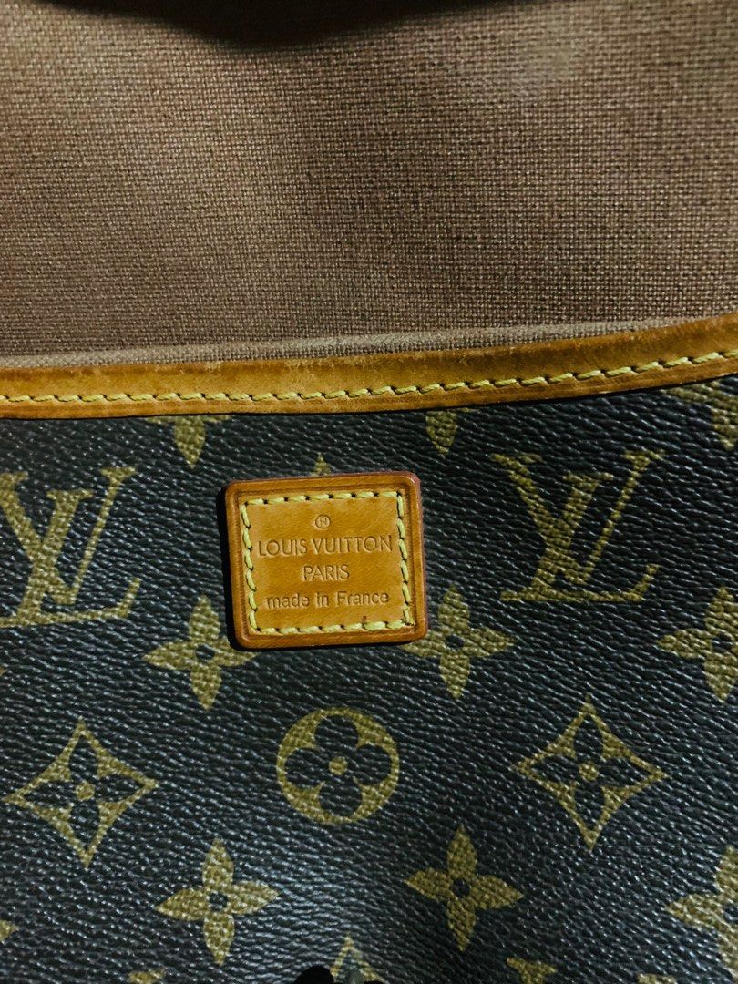 Lv saumur 30 (Category: Luxury Bags & Wallets) located in Tuguegarao City. Submitted by fierceriver_7adc50 (Listing ID 1229504255, Image 2). Description: Ukay source bag .