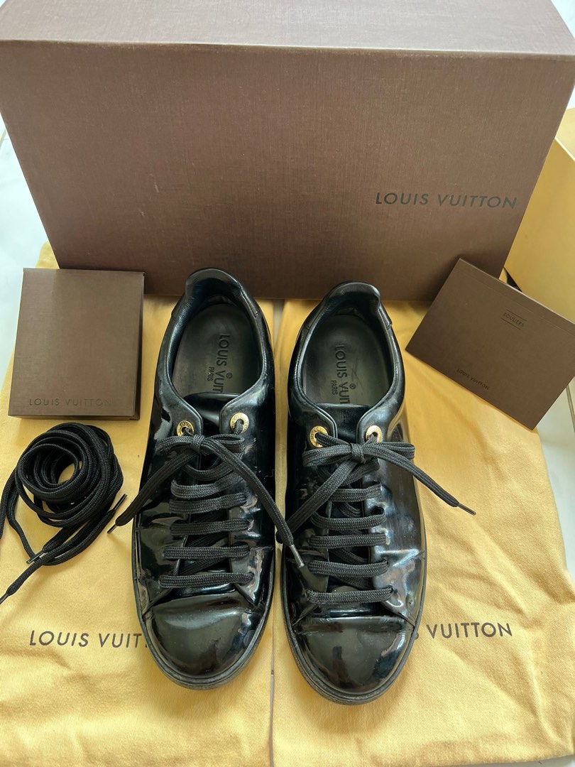 Louis Vuitton Bom Dia flat mules. Size 36.5, Luxury, Sneakers & Footwear on  Carousell