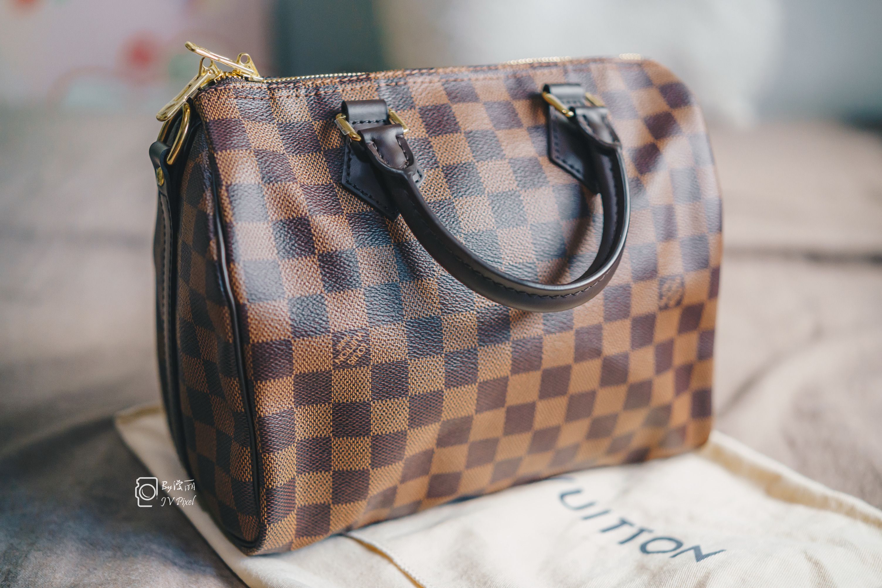 LV Speedy Bandoulière 25 Damier Ebene, Luxury, Bags & Wallets on