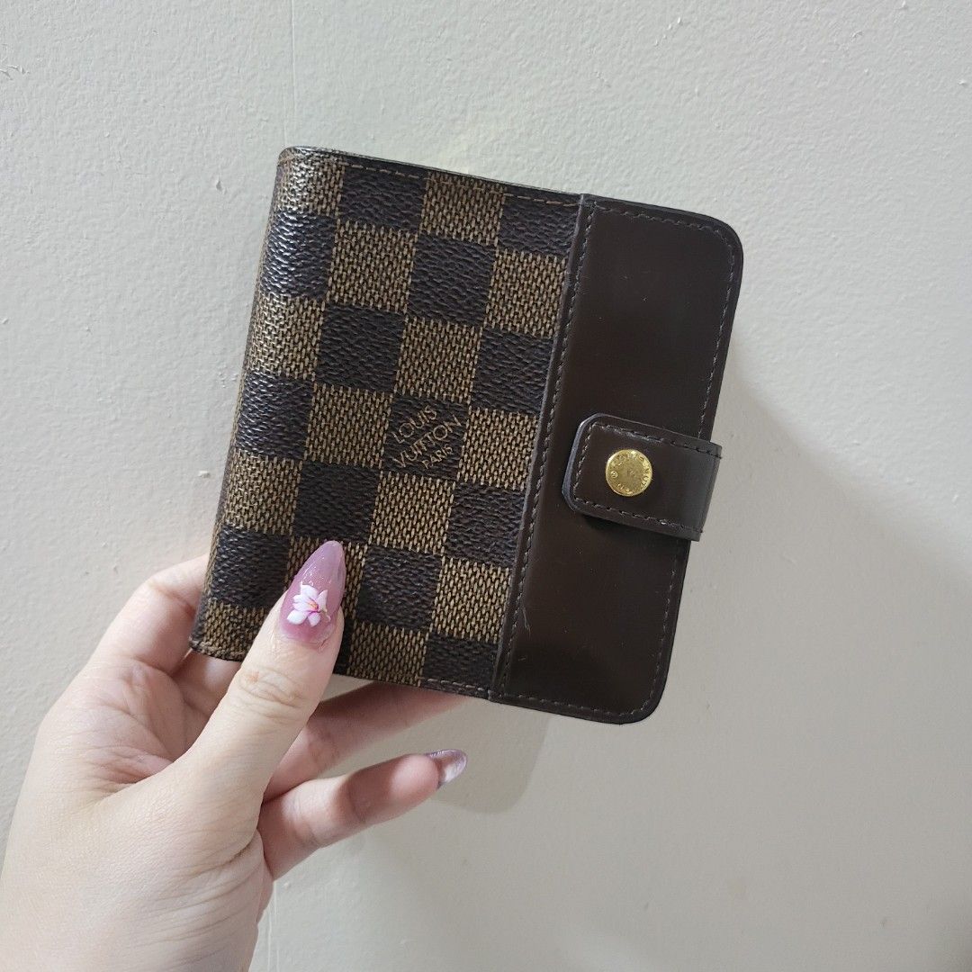 LV cute sling wallet - 2 tone, Women's Fashion, Bags & Wallets, Wallets &  Card holders on Carousell