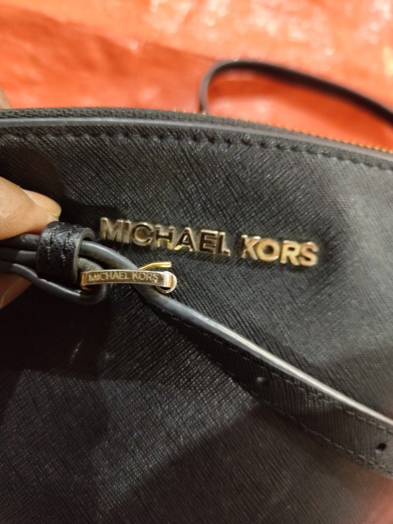Michael kors cindy large sales saffiano leather crossbody black