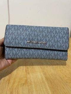 (Category: ) located in . Submitted by amihanshops (Listing ID 1229619931, Image 1). Description: .