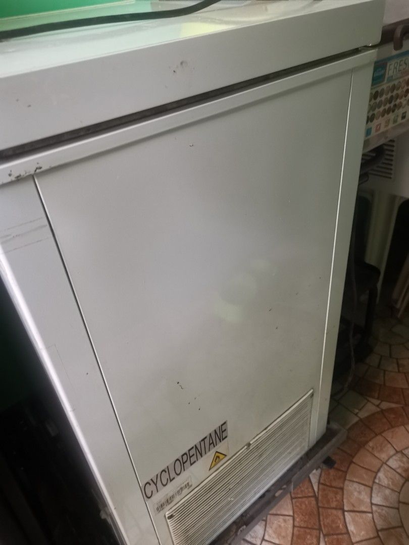 Chest freezer 3.5 cu ft Midea brand, TV & Home Appliances, Kitchen