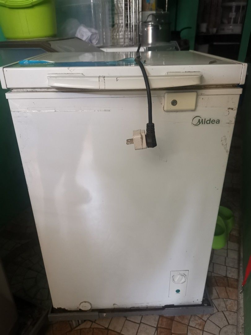Chest freezer 3.5 cu ft Midea brand, TV & Home Appliances, Kitchen