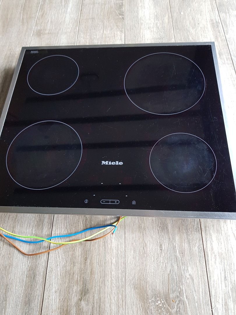 Miele 60cm Ceramic Cooktop Hob KM5600 60cm x 60cm fully functioning all