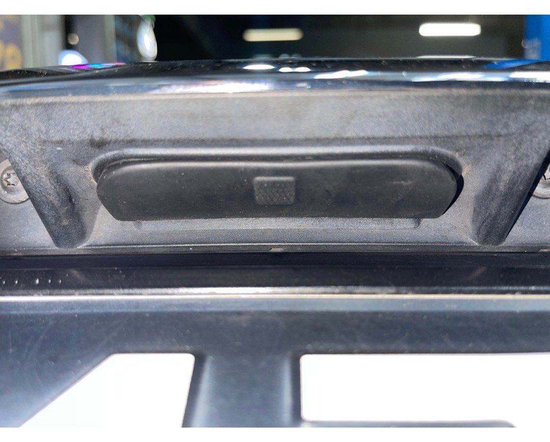 Mini Cooper R56 rear boot switch button rubber replacement kit., Car