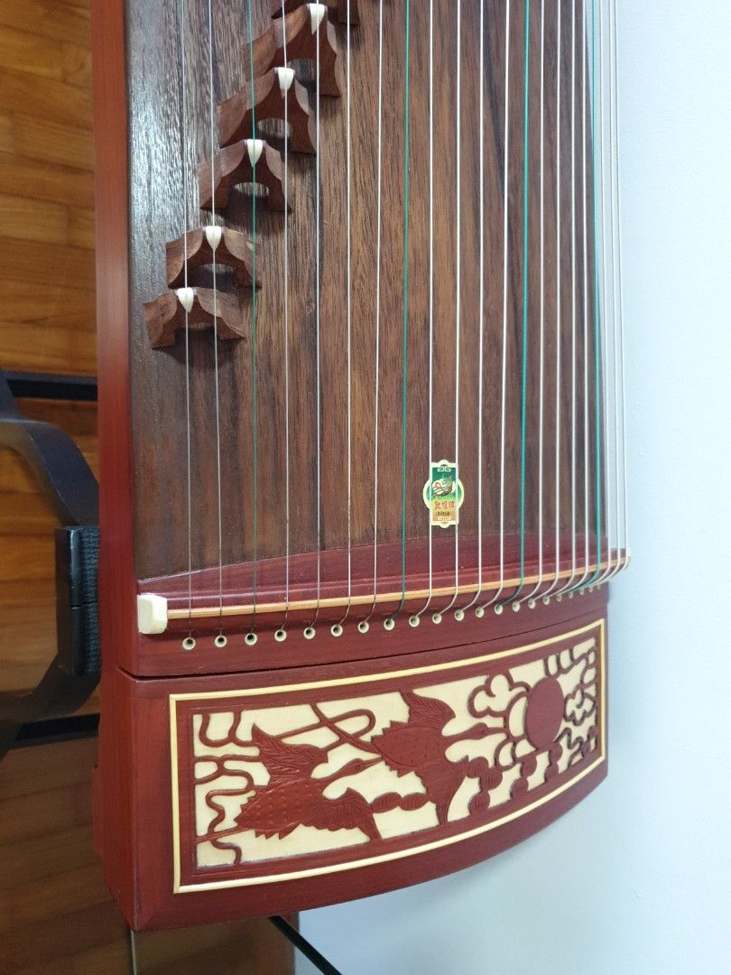 Mint condition Guzheng for sale, Hobbies & Toys, Music & Media, Musical